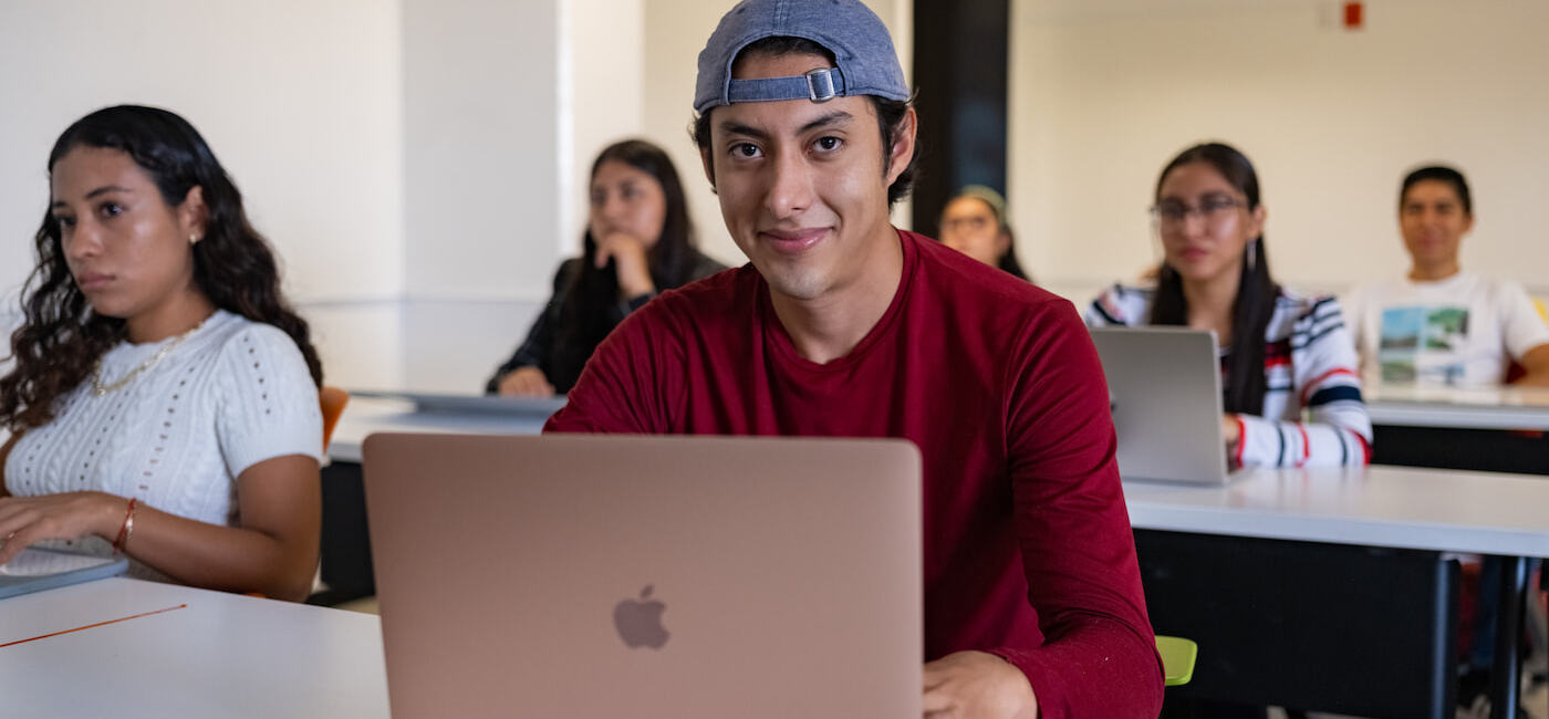 alumno de diseño multimedia de la anahuac oaxaca 