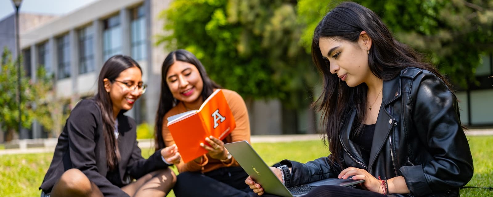 alumnas de la anahuac oaxaca en campus 